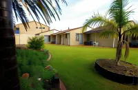 Esperance Beachfront Resort Hotel dekat Twilight Beach