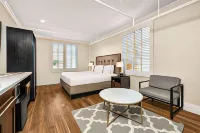 Hotel Petaluma, Tapestry Collection by Hilton Hotels near Express Factory Outlet