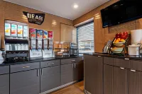 Travelodge by Wyndham South Hackensack - parking