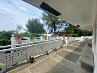 La Casa Blanca Binoclutan Beach Resort 보톨란 호텔