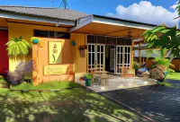 Dewi Sri Guesthouse Hotels in Selaparang