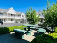 Court Plaza Inn & Suites of Mackinaw - 2 estrellas