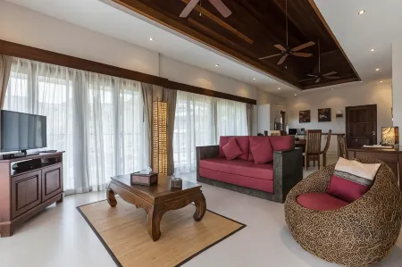 Koh Phangan Pavilions Serviced Apartments Отели рядом с достопримечательностью «Bottle Beach»