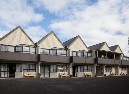 Pembrooke Motor Lodge