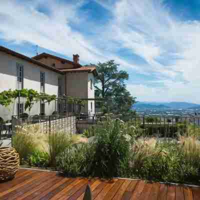 Relais San Vigilio Al Castello Hotel Exterior