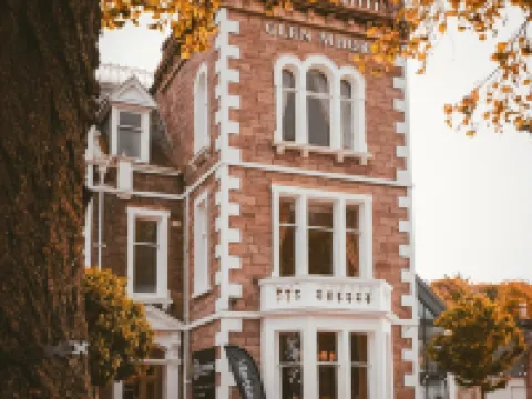 Glen Mhor Hotel at Uile-Bheist 'Brewstillery' Hotels near Inverness Castle