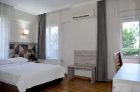 Megas Hotel