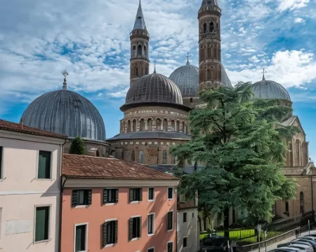 ホテル カーザ デル ペッレグリーノ パドバのホテル