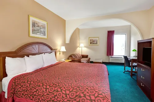 Days Inn & Suites by Wyndham Louisville SW Hotels in Shively