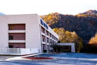 باي ماونتن إن Hotels near Cherokee NC