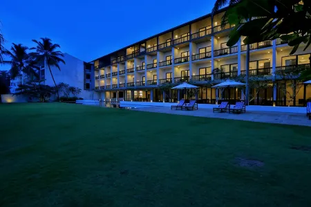 Temple Tree Resort & Spa Отели в г. Induruwa