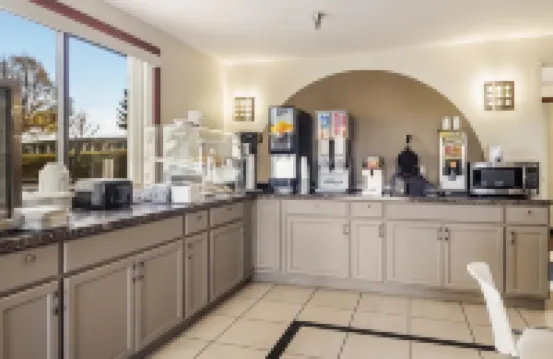 戴斯酒店 - 由温德姆管理 薩默塞特 PA I-70 I-76 薩默塞特酒店