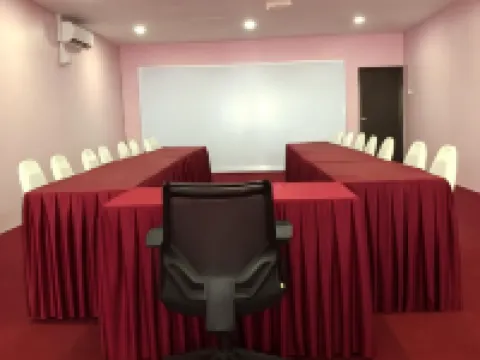 นัวร์บูทีคโฮเทล โรงแรมในปะลิส