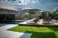 Best Western Premier le Chapitre Hotel  Spa - piscine