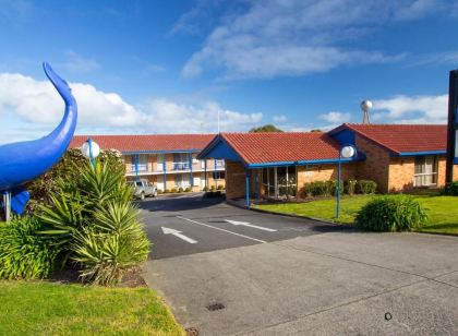 Blue Whale Motor Inn & Apartments