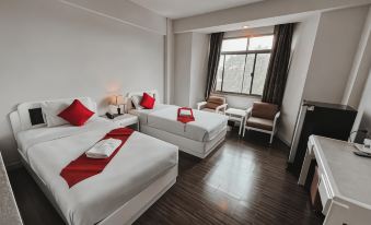 River Grand Hotel