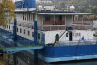 Botel Racek