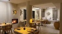 Thymises Boutique Hotel - parcheggio