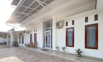 RedDoorz Syariah Near Rsup Dr M Djamil Padang