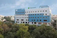 Holiday Inn Express Hyderabad Banjara Hills Hotel dekat National Institute for Micro, Small and Medium Enterprises