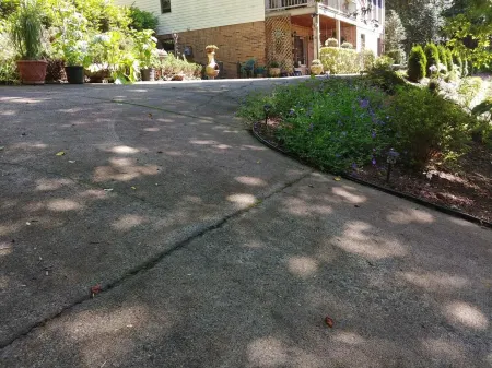 Pleasant Hill Getaway in a secluded small neighborhood