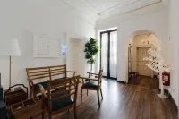Holiday Lux Boutique Room - 4-Star