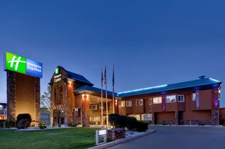 Holiday Inn Express 紅鹿