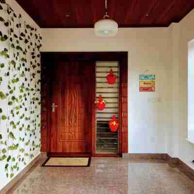 Artist's Bohemian Villa in Artsy Neighborhood. Others