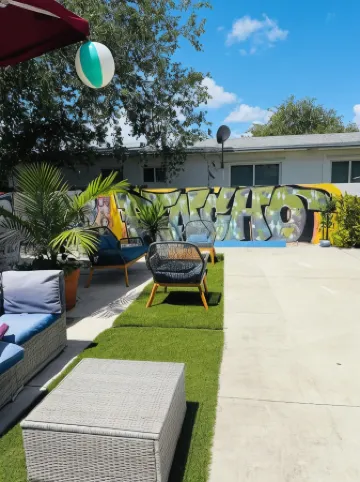 Atrium Hostel Design District