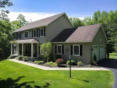 Lake George Hideaway II Отели рядом с достопримечательностью «Long Island»