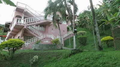 Top Ranking Hill View Guesthouse Hoteles en 