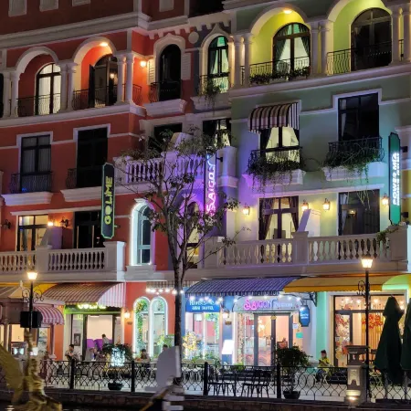 Riverside Mini Hotel Grand World Phu Quoc Отели рядом с достопримечательностью «Van beach»