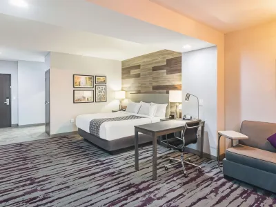 La Quinta Inn & Suites by Wyndham Dallas - Wylie Hotels near Walmart Supercenter