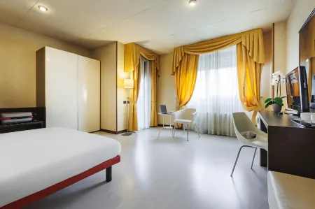 Jr Hotels Bologna Amadeus