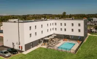 Greet Hôtel Orthez Bearn فنادق في Orthez