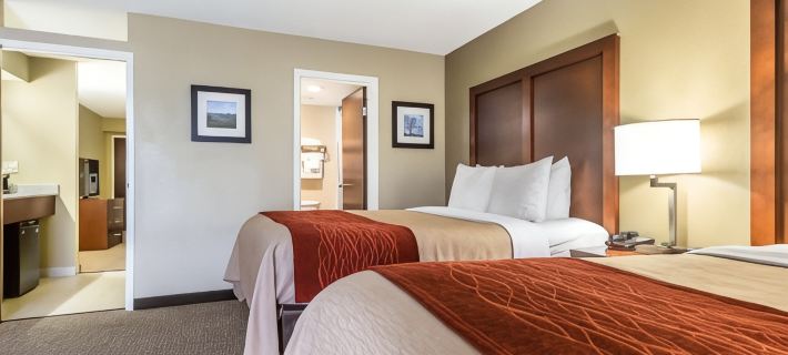 Comfort Inn & Suites Hotels in Fayette County