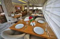 Golden Deluxe Hotel - Bữa sáng