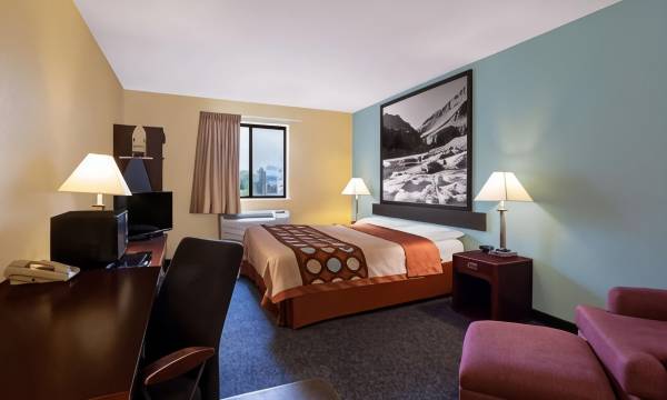 Super 8 by Wyndham Helena
