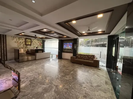 Hotel Shri Radha Nikunj Vrindavan Opposite Prem Mandir