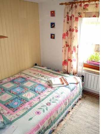 Chalet am Bergflüsschen mit Sauna & Riesentrampolin & Waldschwimmbad