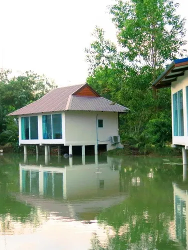 รูปภาพของBanpak Suankaew Talaynoi