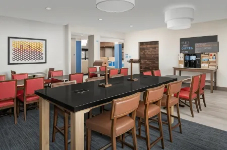 Holiday Inn Express & Suites Puyallup (Tacoma Area)