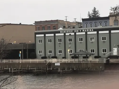 Manistee Inn & Marina