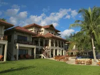 Sara Beachfront Boutique Resort Hotel in zona Wat Don Yang