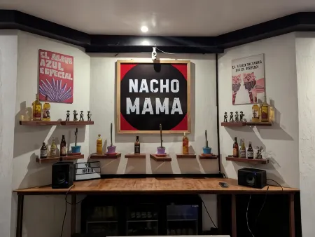 Crown Malapascua Отели рядом с достопримечательностью «Логон Бич»