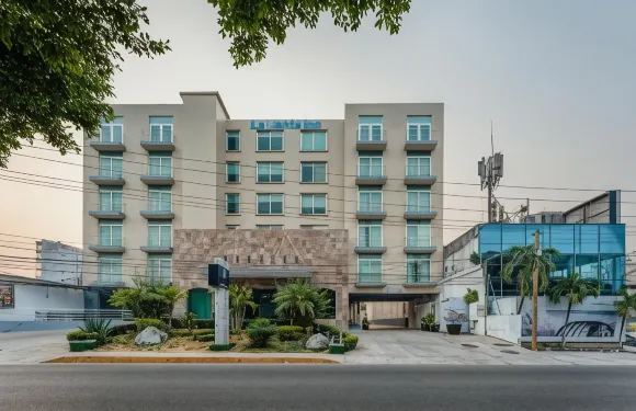 拉文塔因恩比亞埃爾莫薩酒店