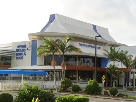 Blue Pelican Motel Отели в г. Твид-Хедс