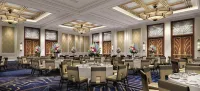The Higgins Hotel New Orleans, Curio Collection by Hilton