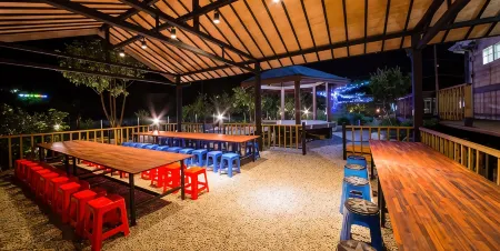 Jecheon Happy Place Pension Отели рядом с достопримечательностью «Woraksan»