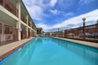 Best Western Cedar Inn